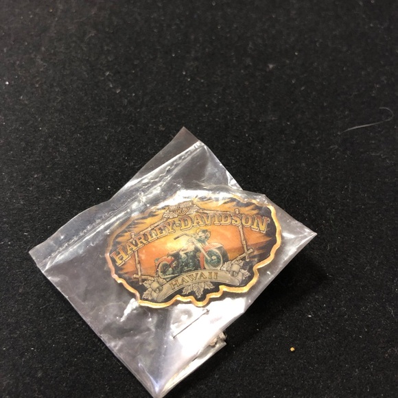 Harley-Davidson Hawaii dealership enamel lapel biker pin - Picture 2 of 4